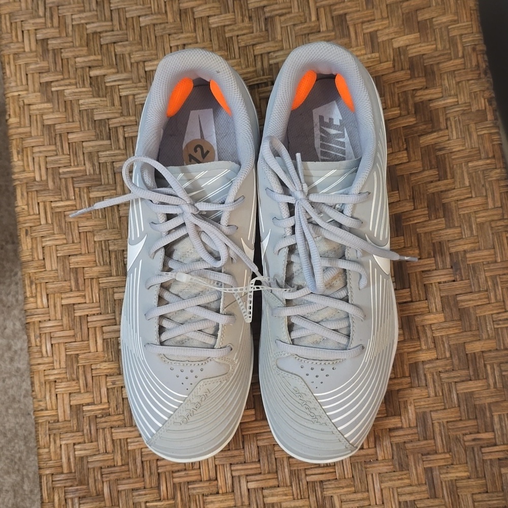 NWT Nike Softball cleats (Adult)